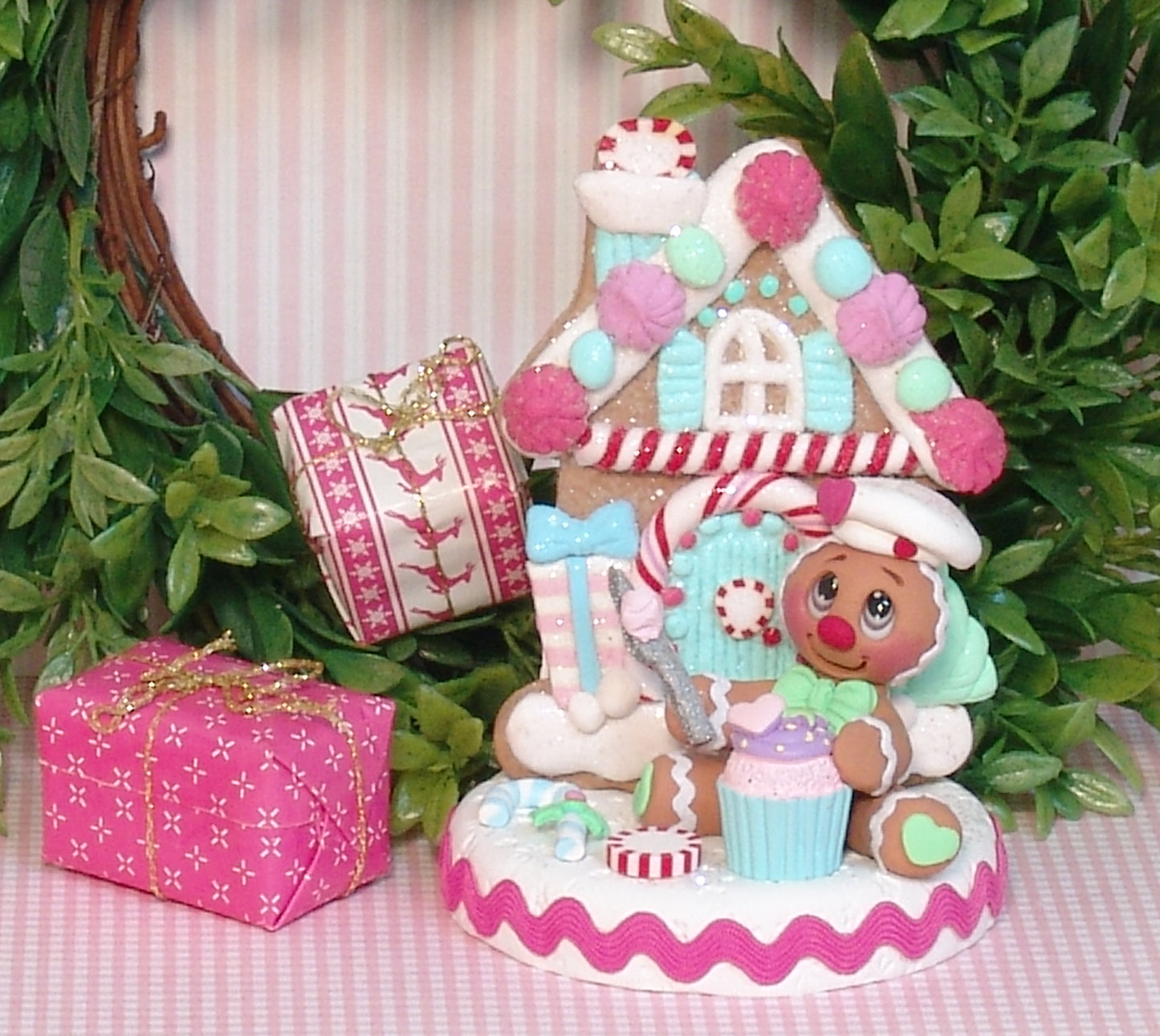 Gingerbread Clay Figure with Gingerbread House & Cupcake  - 2