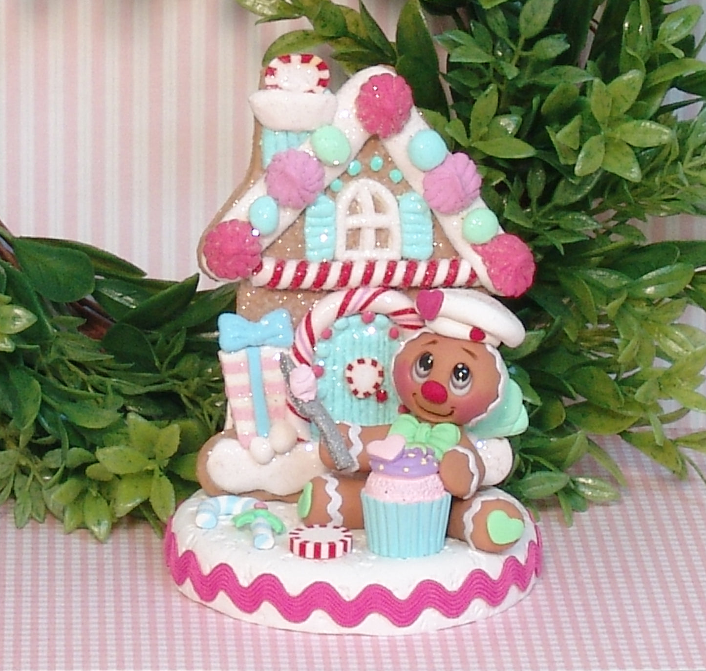 Gingerbread Clay Figure with Gingerbread House & Cupcake  - 2